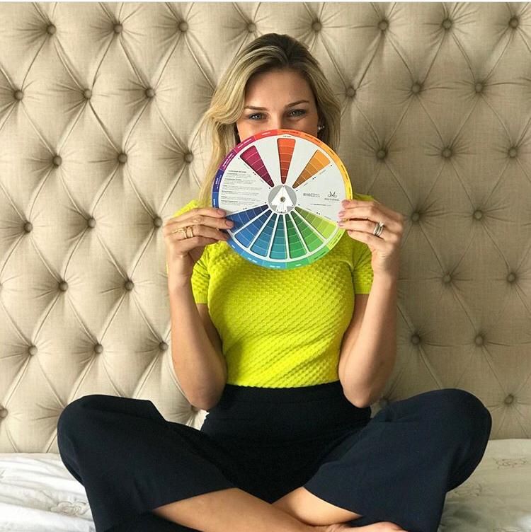 Aprenda a usar o círculo cromático e arrase nas produções 