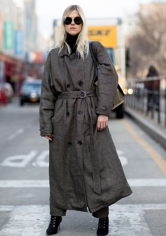TRENCH COAT, O CLÁSSICO E ELEGANTE QUE NÃO SAI DE MODA